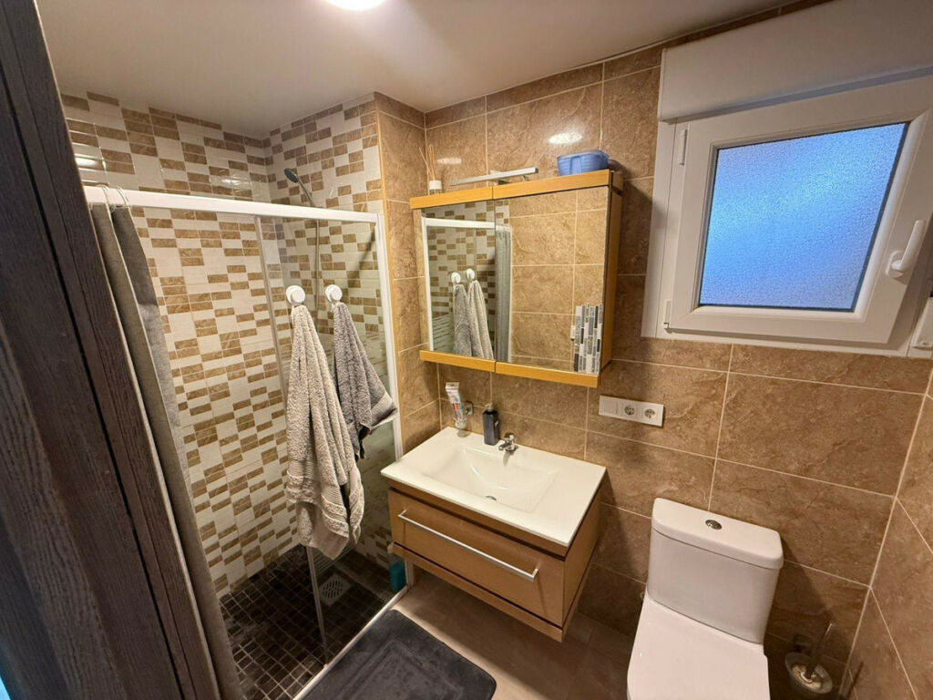 Middle Floor Apartment Torrevieja Alicante - image 9
