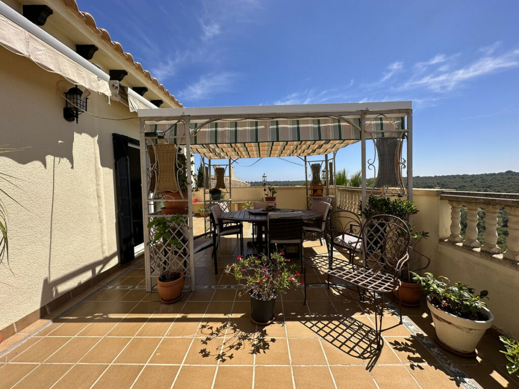 Detached Villa Villamartin Alicante - image 9