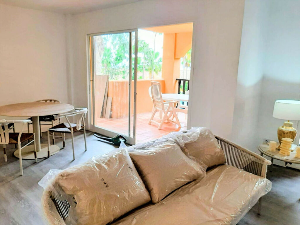 Middle Floor Apartment Calahonda Málaga - image 11