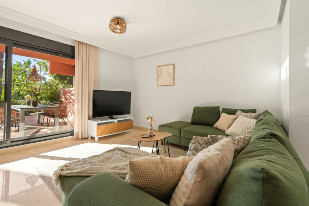 Ground Floor Apartment Estepona Málaga - image 9