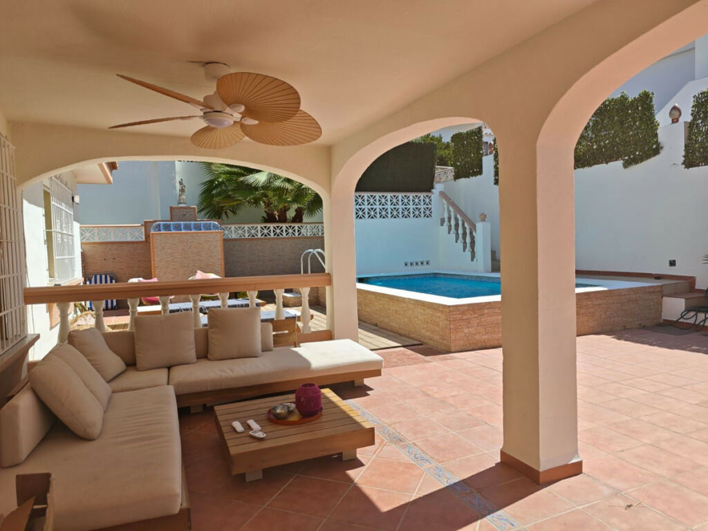 Detached Villa Nueva Andalucía Málaga - image 9