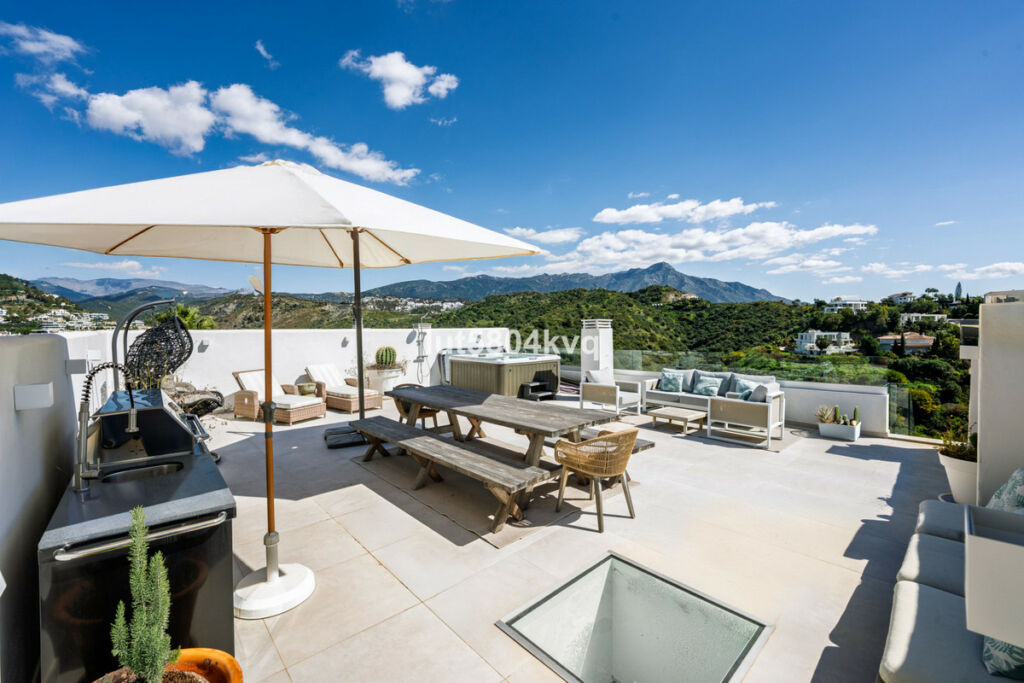 Penthouse La Quinta Málaga - image 9