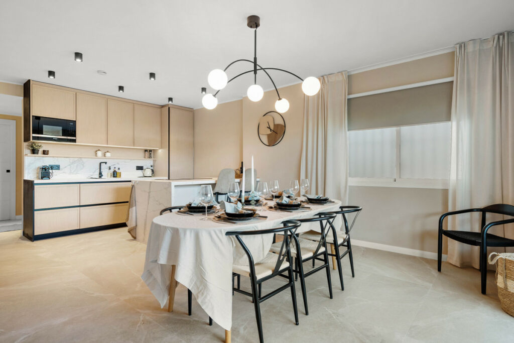 Middle Floor Apartment Nueva Andalucía Málaga - image 9