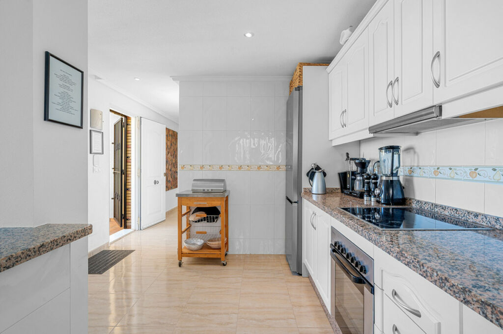 Penthouse Villamartin Alicante - image 9