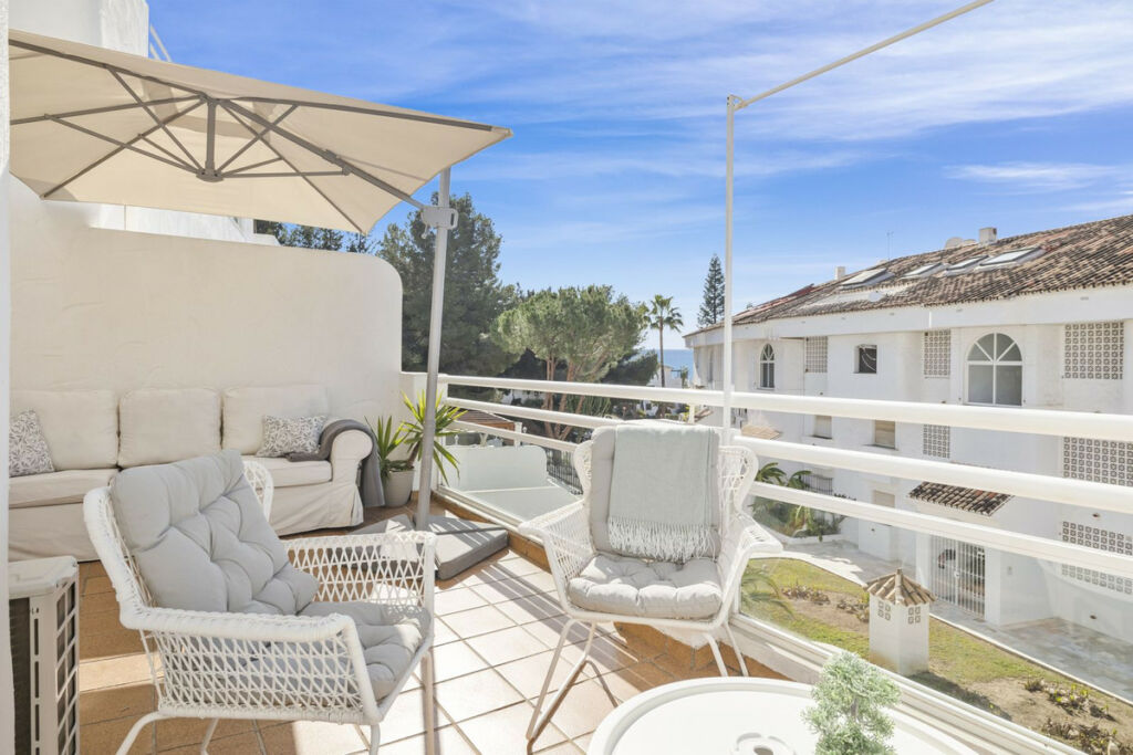 Middle Floor Apartment Marbella Málaga - image 9