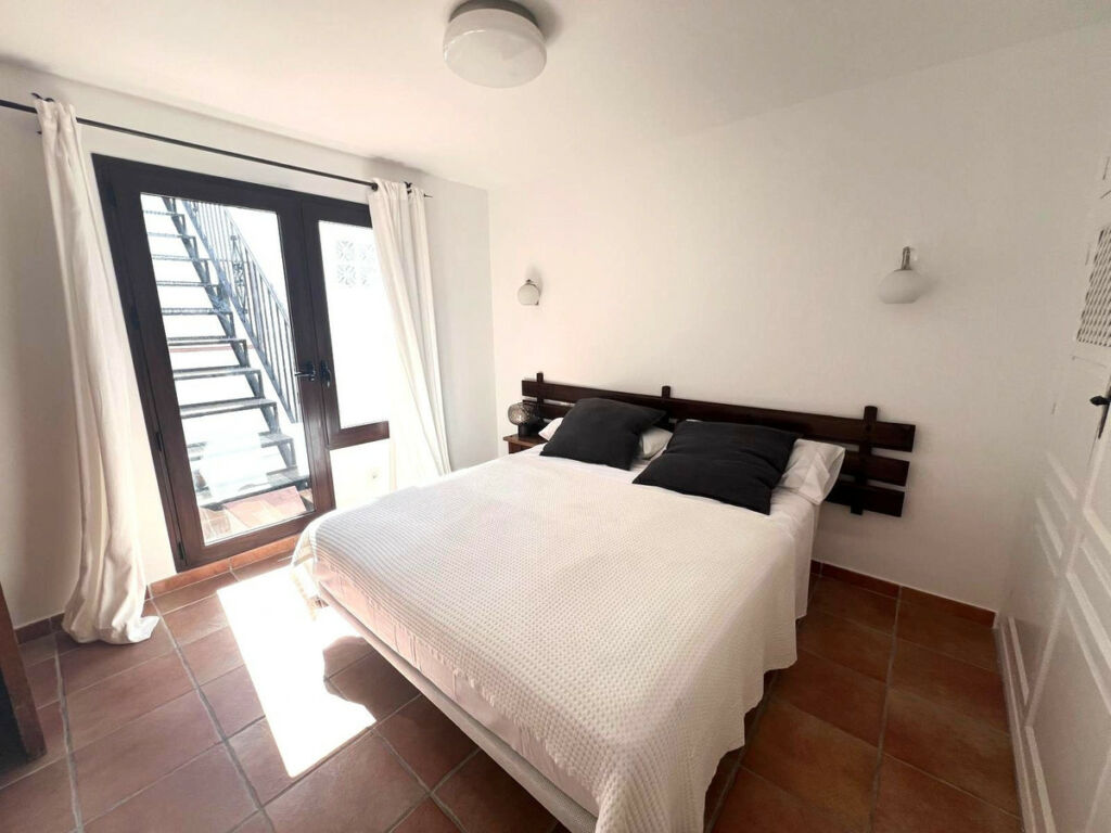 Top Floor Apartment El Paraiso Málaga - image 9