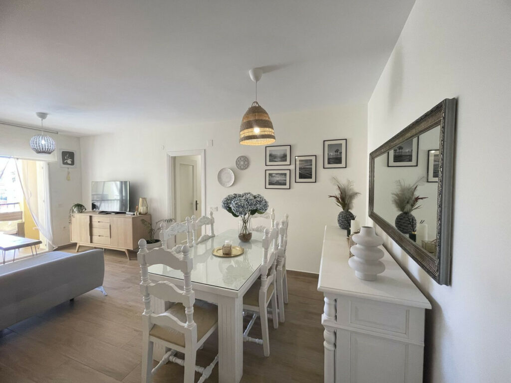 Middle Floor Apartment Los Boliches Málaga - image 10