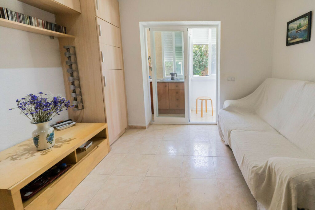 Middle Floor Apartment Calahonda Málaga - image 9