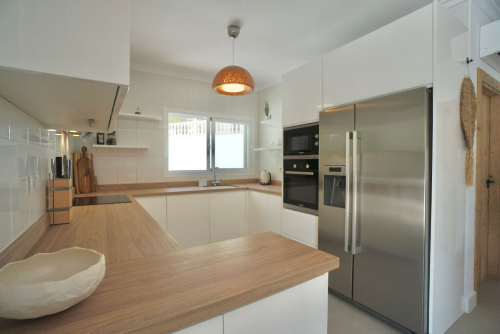 Detached Villa Montemar Alicante - image 9