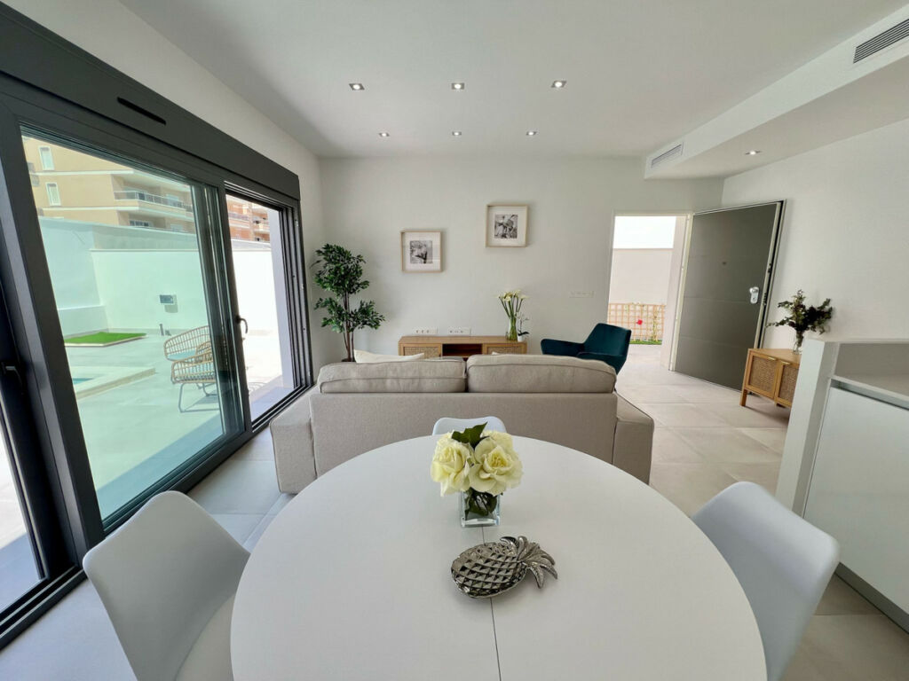 Detached Villa La Zenia Alicante - image 9