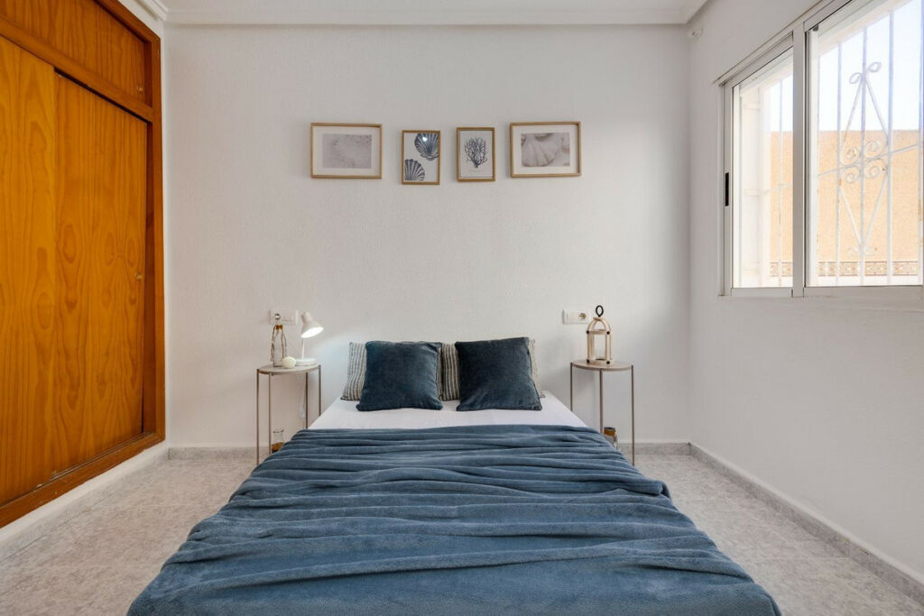 Bungalow Torrevieja Alicante - image 9