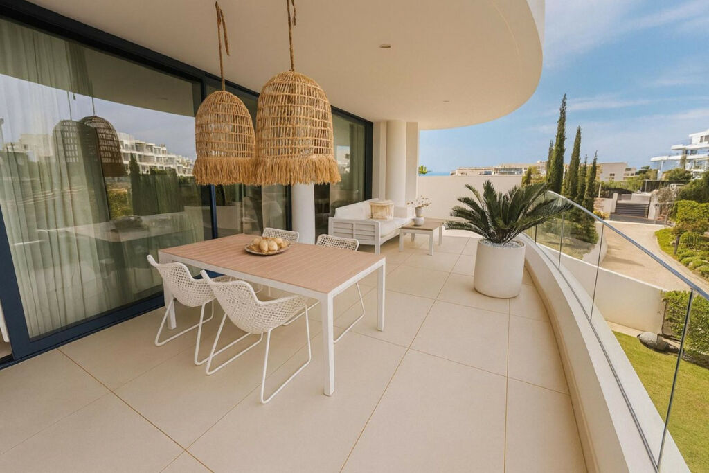 Middle Floor Apartment Higueron Málaga - image 9