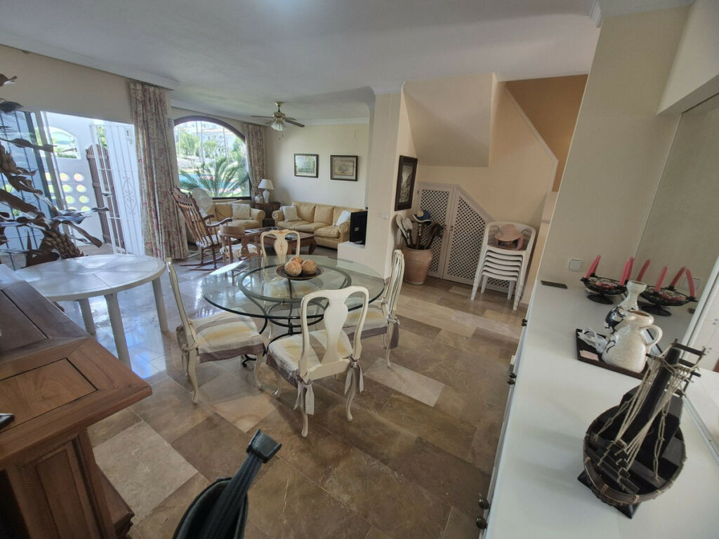 Townhouse Guadalmina Baja Málaga - image 9