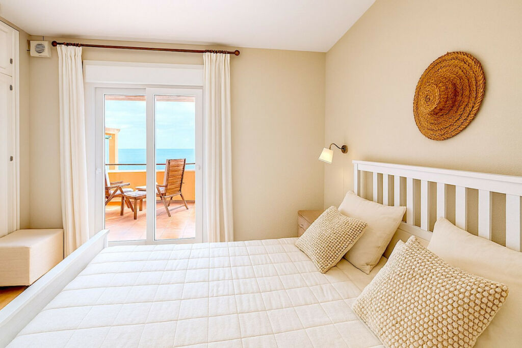 Townhouse Estepona Málaga - image 9
