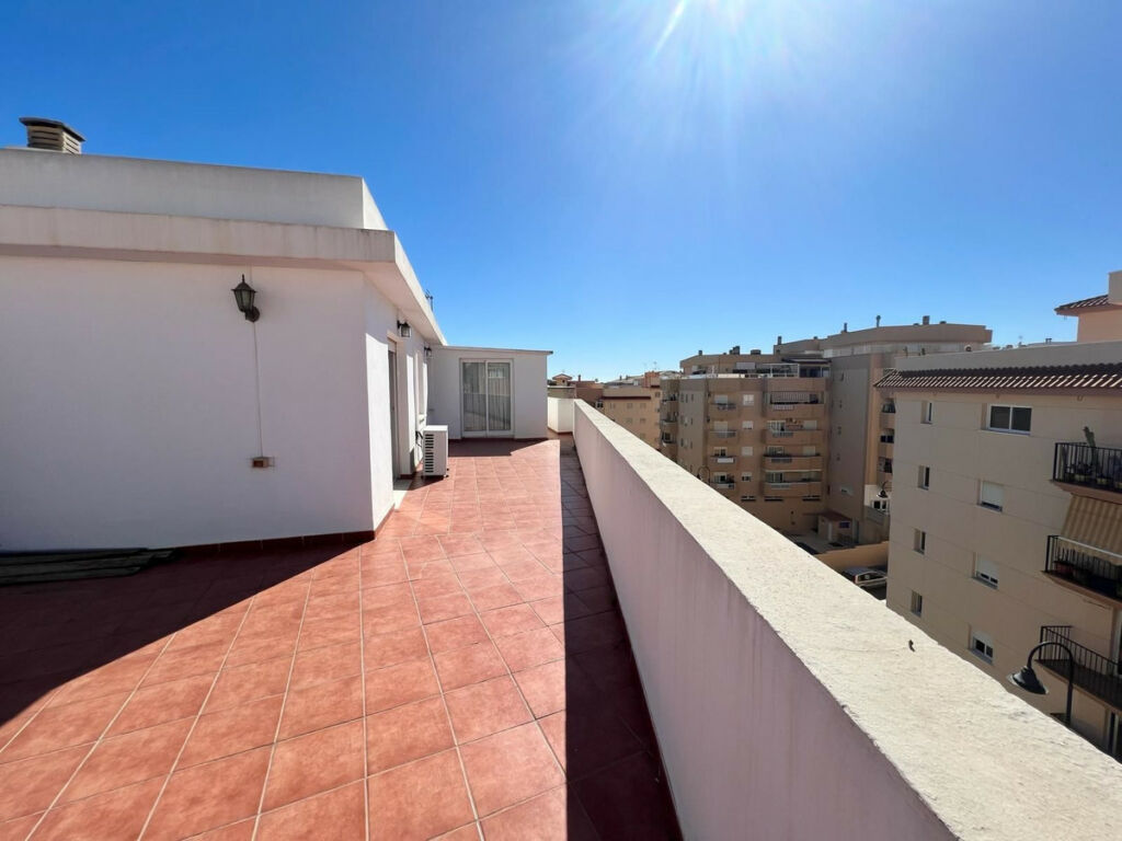 Penthouse Las Lagunas Málaga - image 9