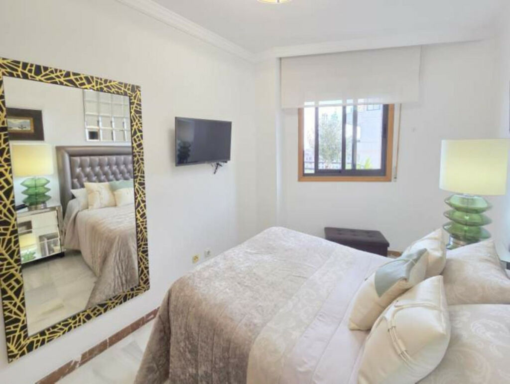 Middle Floor Apartment San Luis de Sabinillas Málaga - image 9