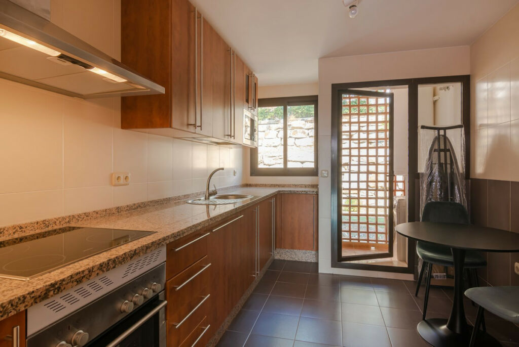 Middle Floor Apartment Casares Playa Málaga - image 9