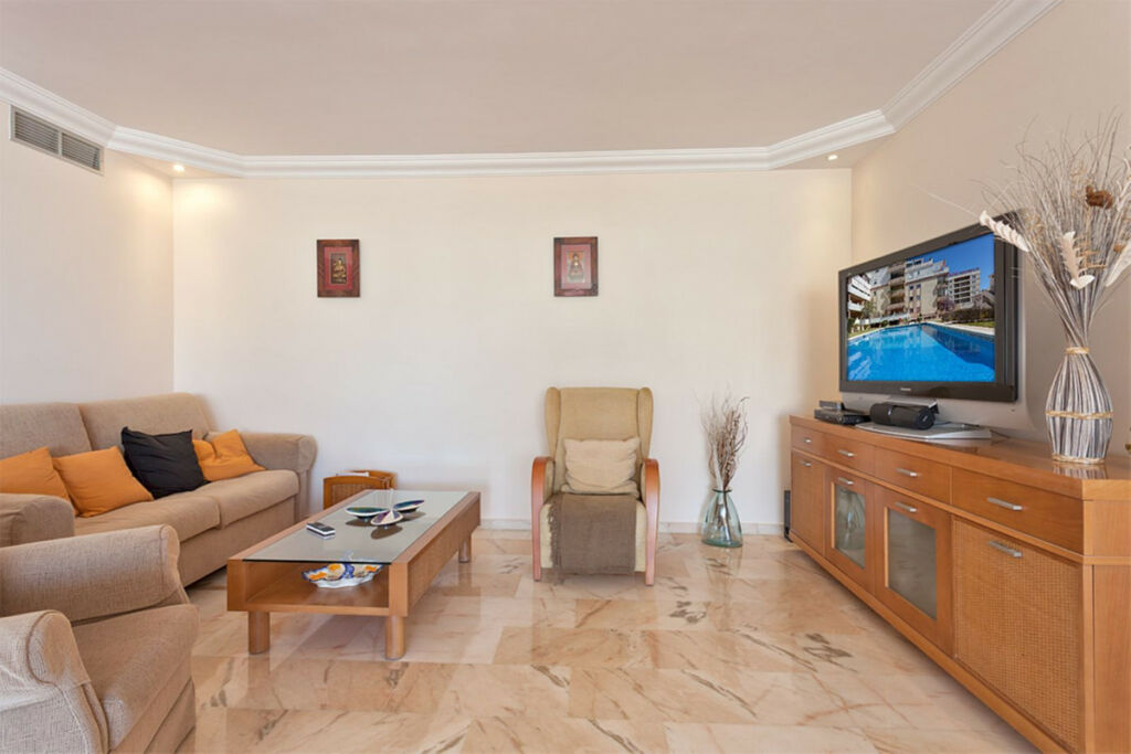 Middle Floor Apartment Benalmadena Costa Málaga - image 10