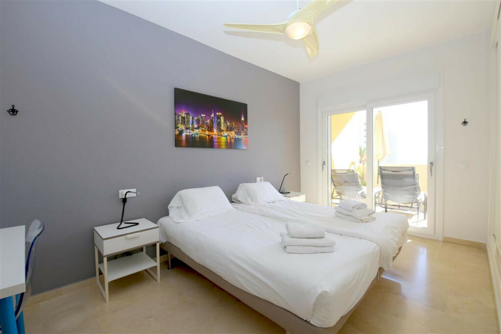 Penthouse Estepona Málaga - image 9