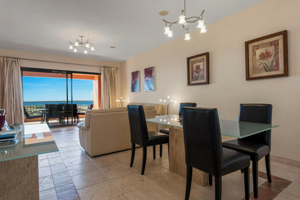 Middle Floor Apartment Los Flamingos Málaga - image 9