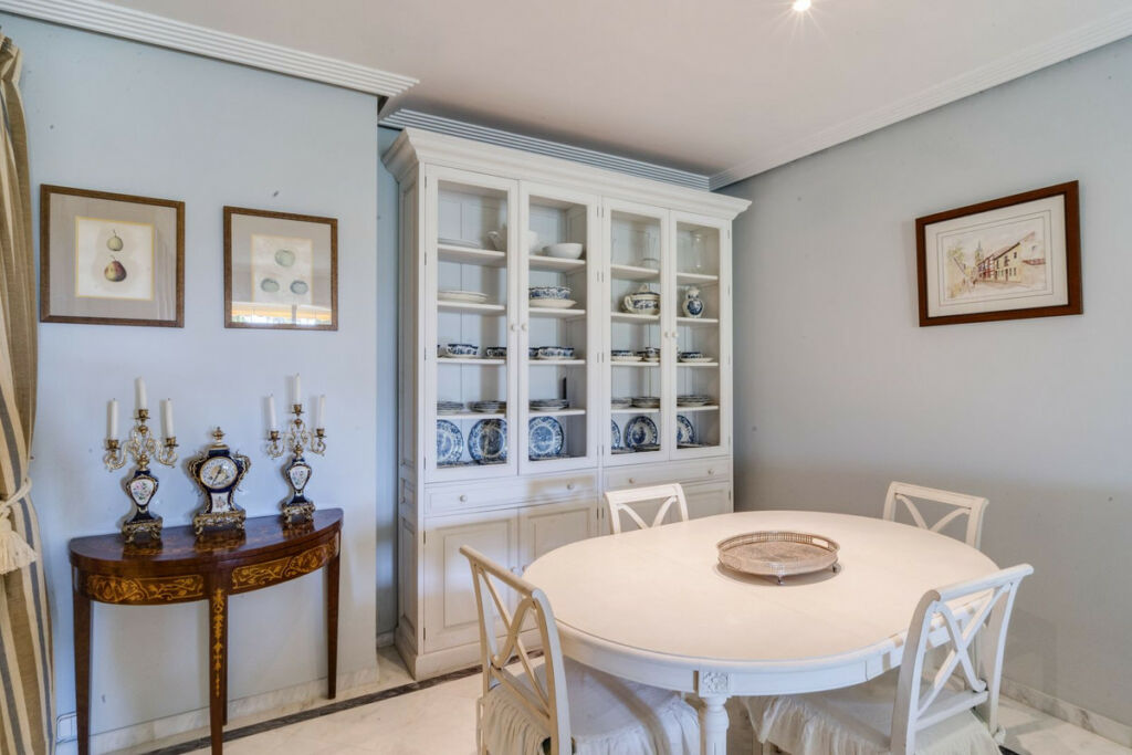 Middle Floor Apartment Bahía de Marbella Málaga - image 9