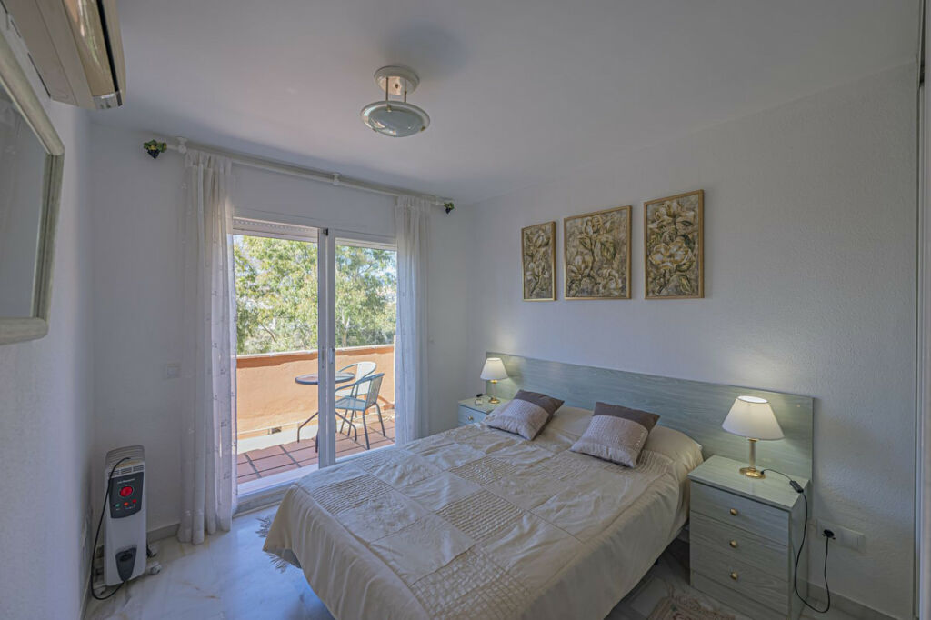 Townhouse Atalaya Málaga - image 9