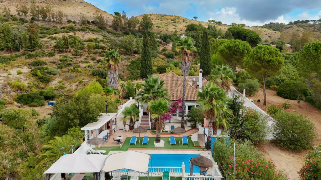 Detached Villa Alhaurín el Grande Málaga - image 9