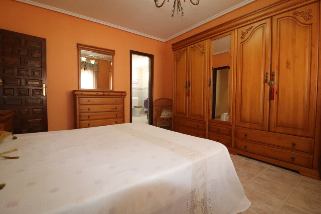 Detached Villa Ciudad Quesada Alicante - image 9