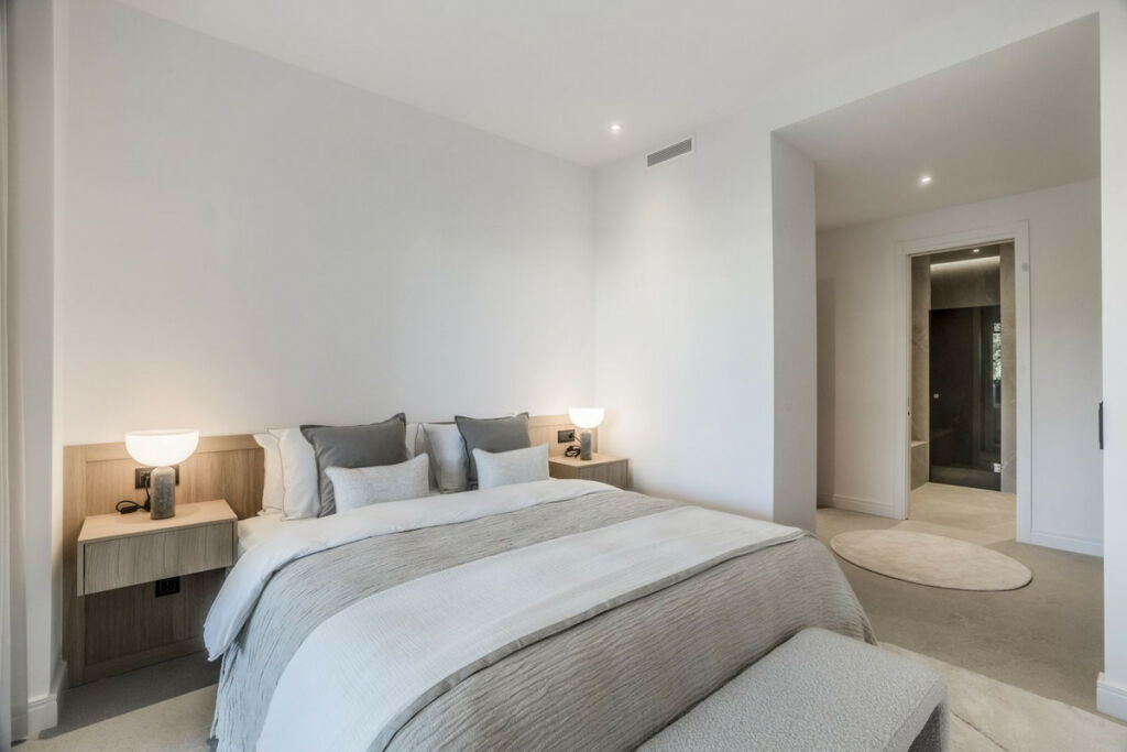 Ground Floor Apartment The Golden Mile Málaga - image 9