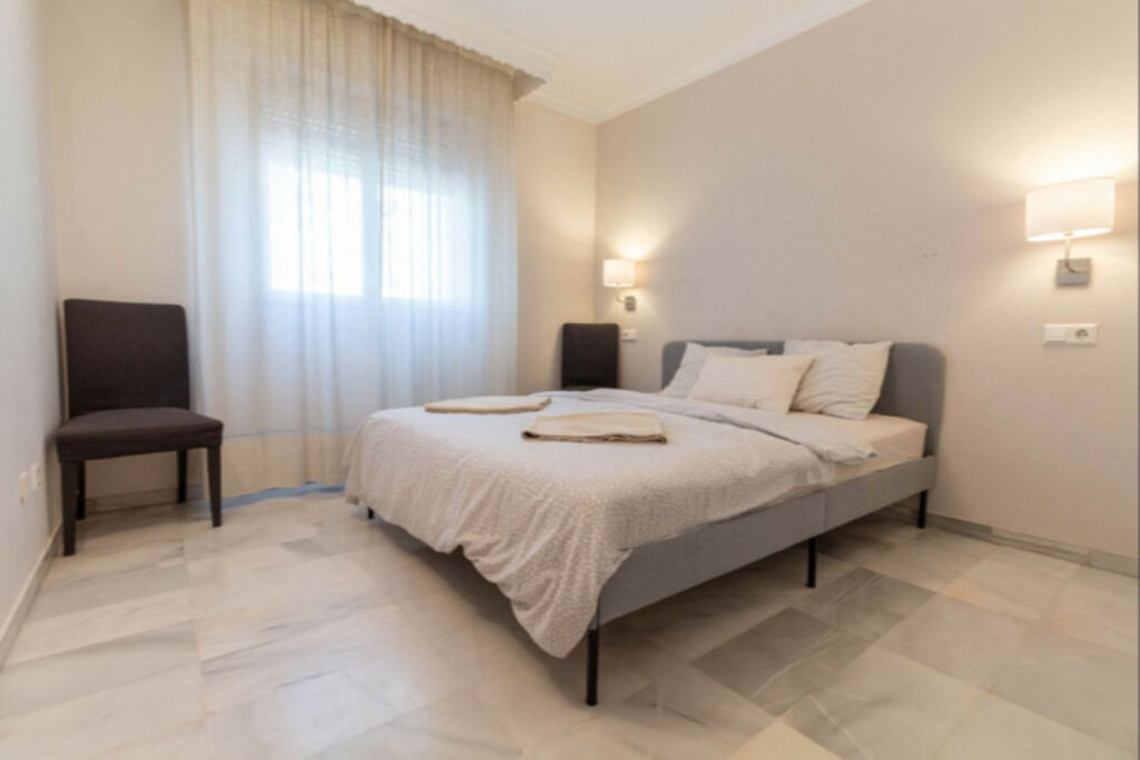 Middle Floor Apartment Puerto Banús Málaga - image 9