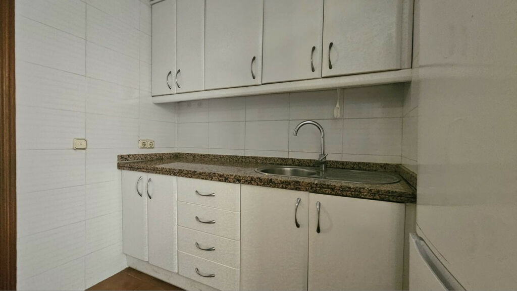 Middle Floor Apartment Fuengirola Málaga - image 9