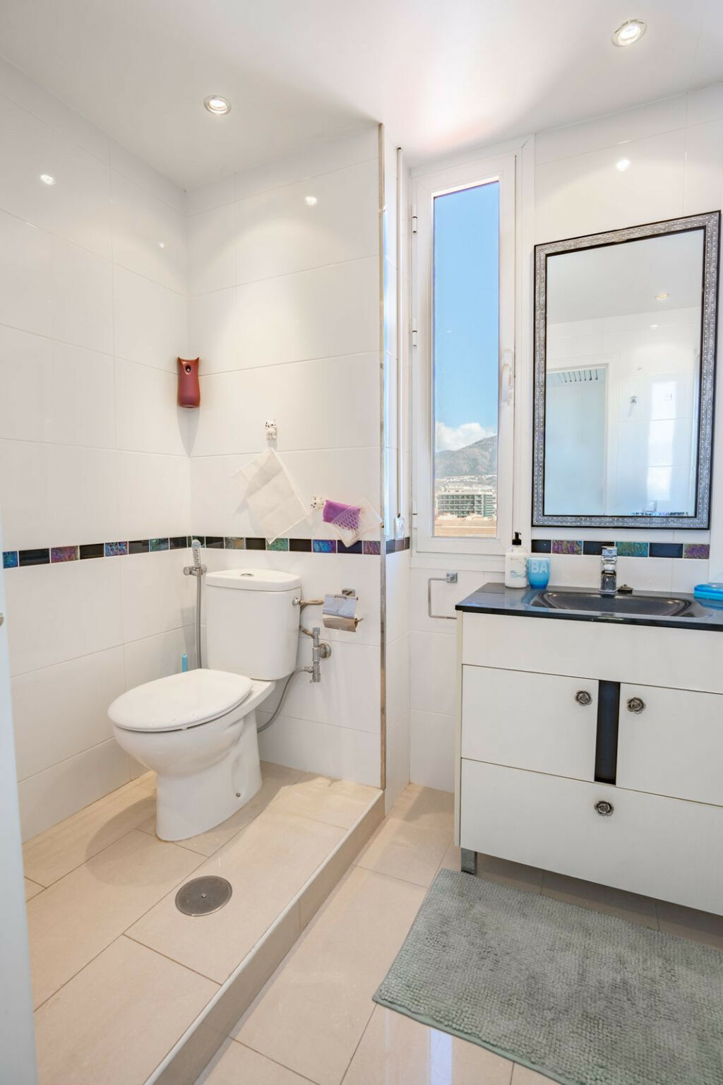 Middle Floor Apartment Fuengirola Málaga - image 9