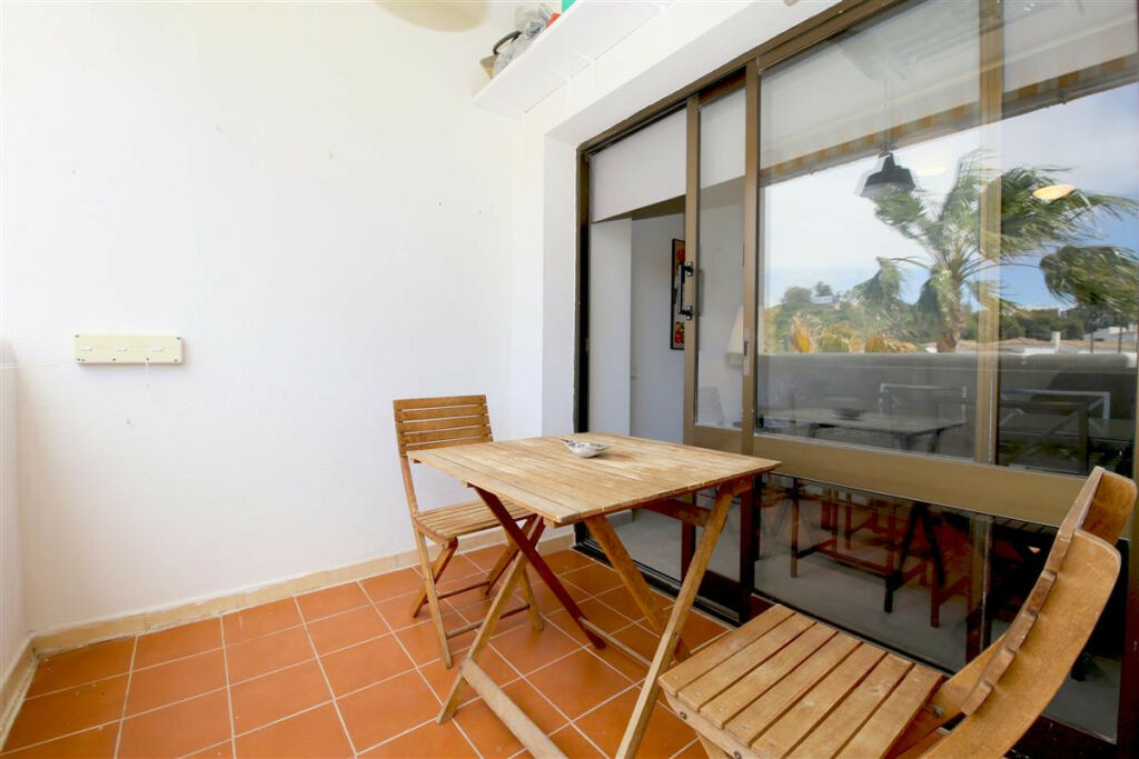 Middle Floor Apartment Estepona Málaga - image 9