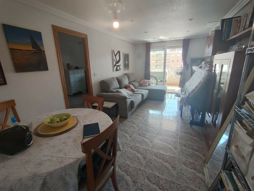 Middle Floor Apartment Torrevieja Alicante - image 9