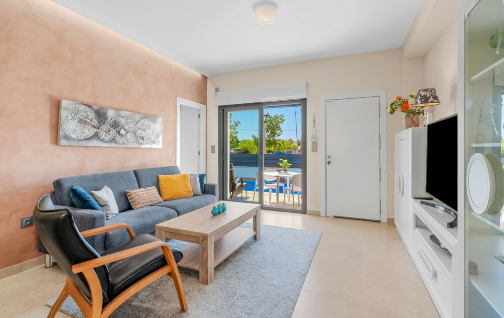 Townhouse Formentera del Segura Alicante - image 9