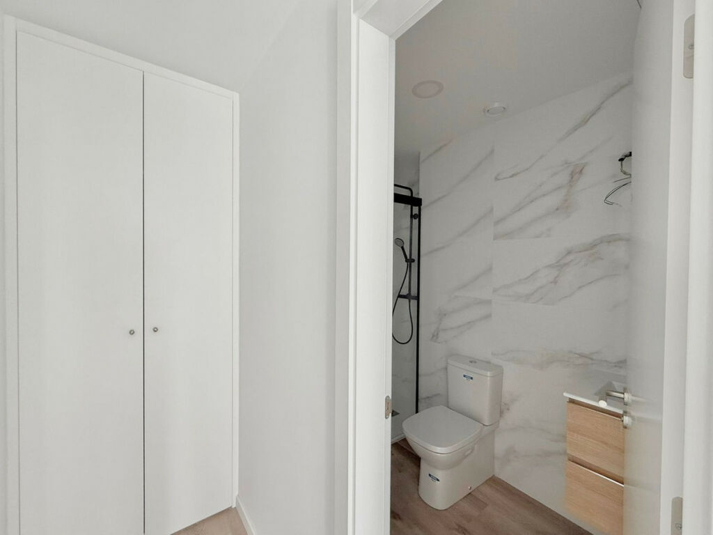 Middle Floor Apartment Fuengirola Málaga - image 9