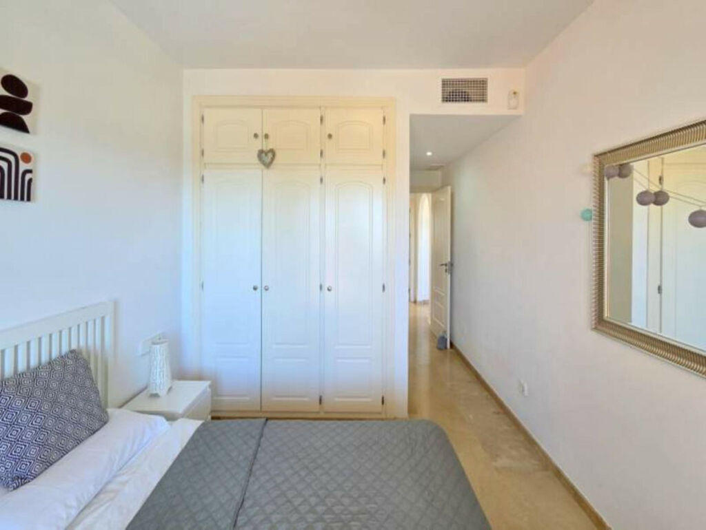 Ground Floor Apartment La Duquesa Málaga - image 9