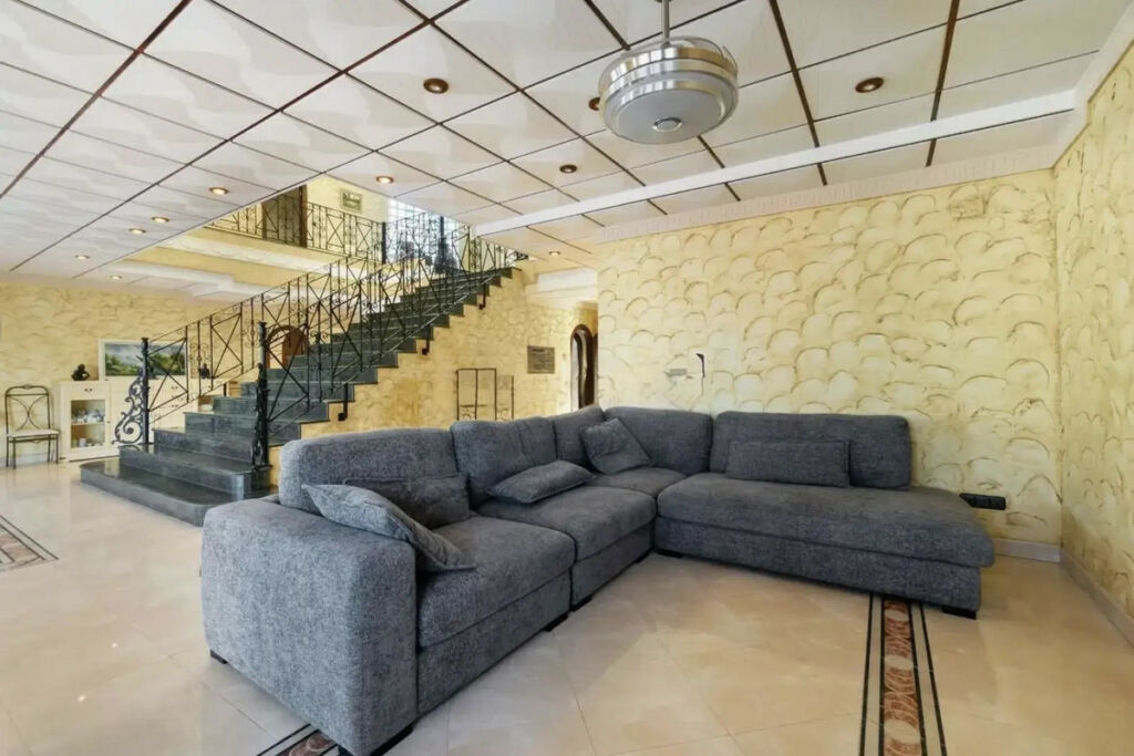 Detached Villa La Zenia Alicante - image 9