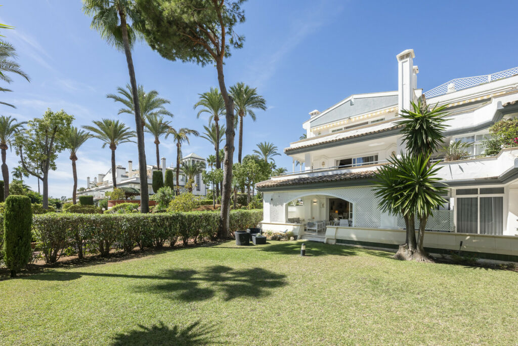 Ground Floor Apartment Estepona Málaga - image 9