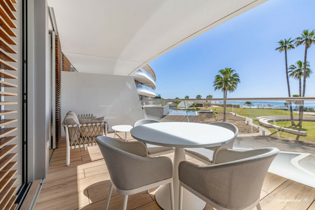 Middle Floor Apartment Estepona Málaga - image 9