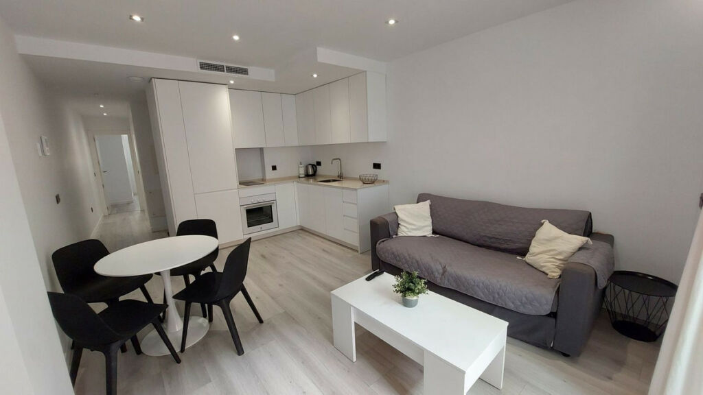 Middle Floor Apartment Fuengirola Málaga - image 9