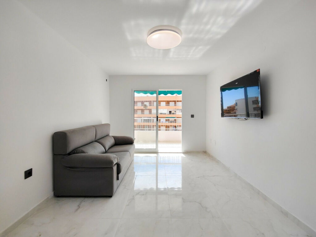 Middle Floor Apartment Punta Prima Alicante - image 9