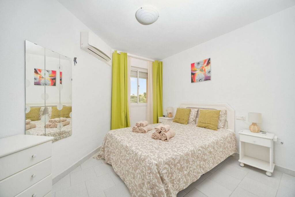Middle Floor Apartment Riviera del Sol Málaga - image 9