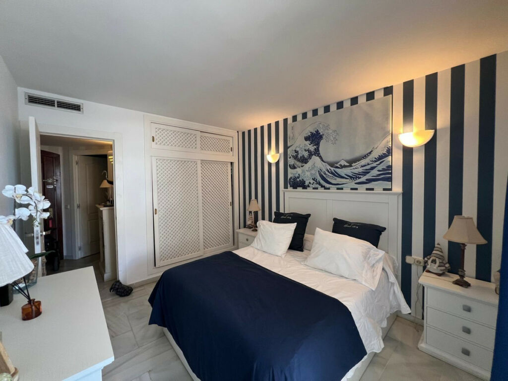 Middle Floor Apartment Benalmadena Málaga - image 9