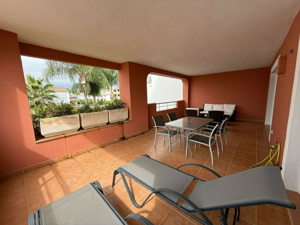 Middle Floor Apartment New Golden Mile Málaga - image 9
