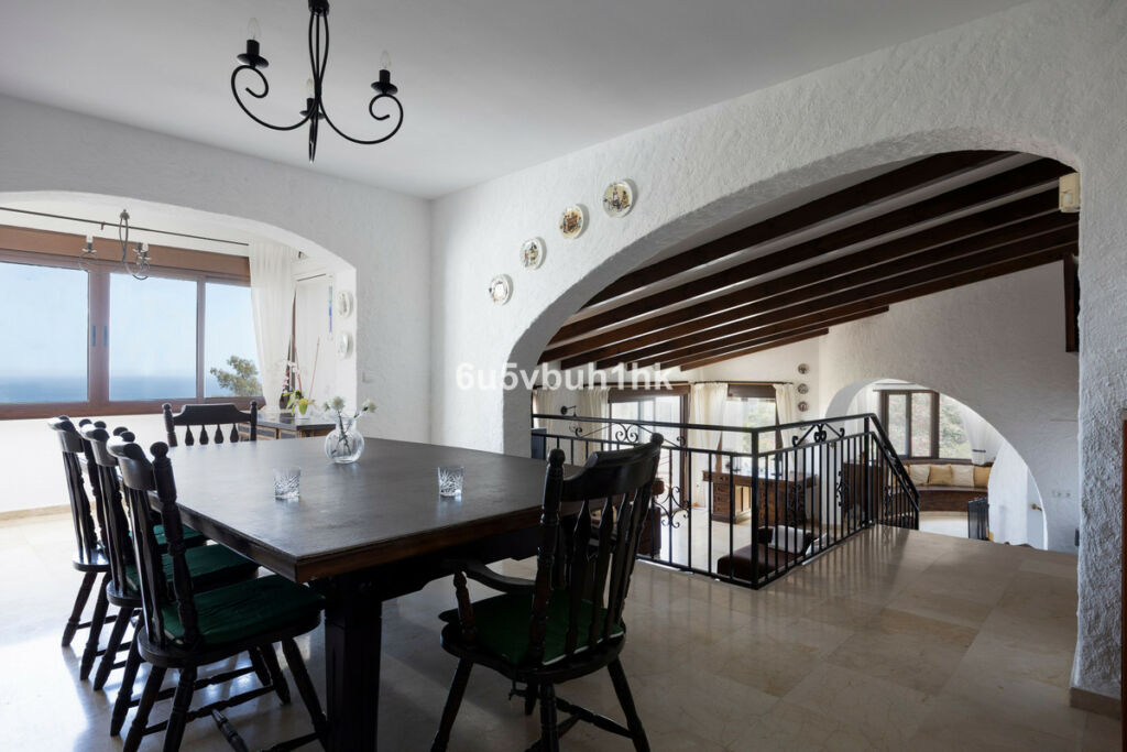 Detached Villa Torremuelle Málaga - image 9