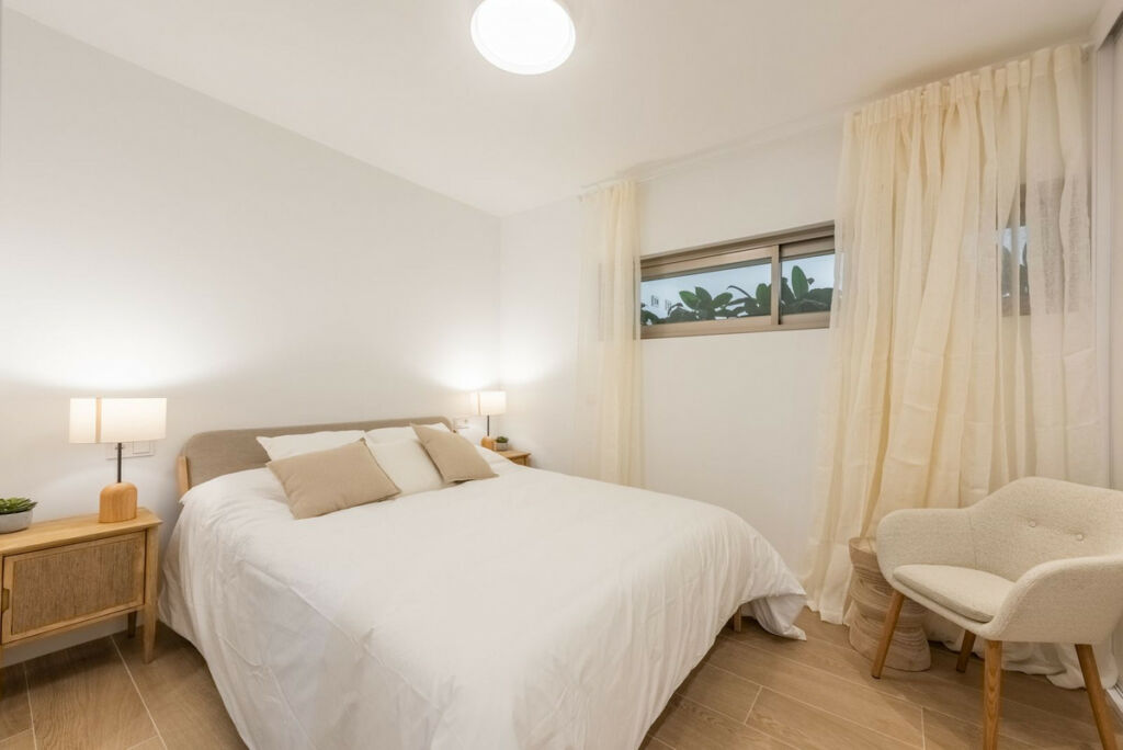 Middle Floor Apartment The Golden Mile Málaga - image 9