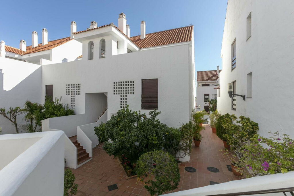 Ground Floor Apartment Nueva Andalucía Málaga - image 9