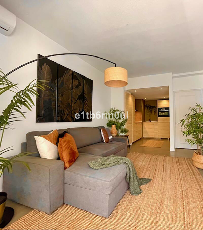 Middle Floor Apartment The Golden Mile Málaga - image 9
