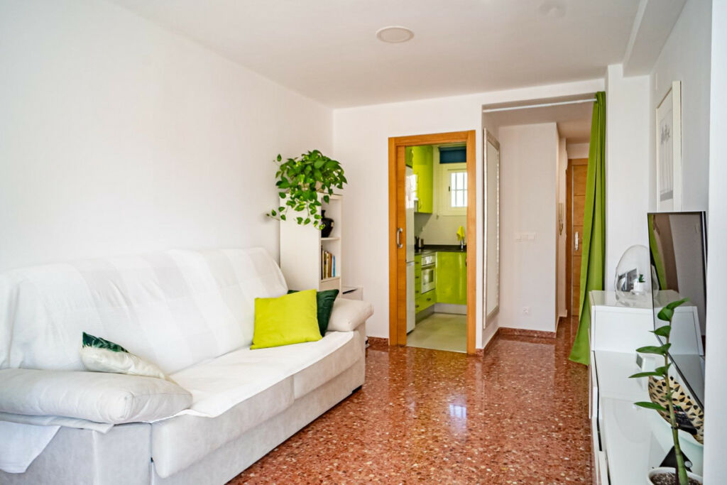 Middle Floor Apartment Benidorm Alicante - image 9